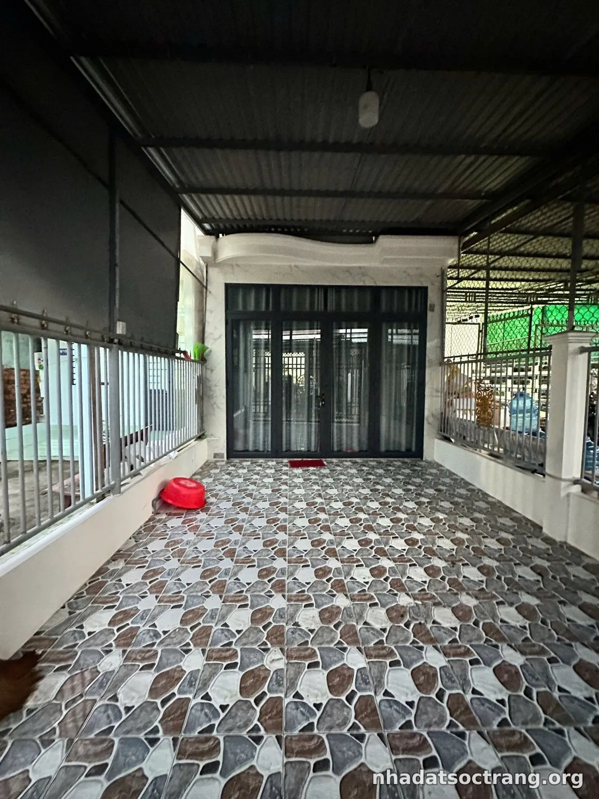 Nhà hẻm ô tô – 100m2 – sổ hồng riêng! phường sóc trăng