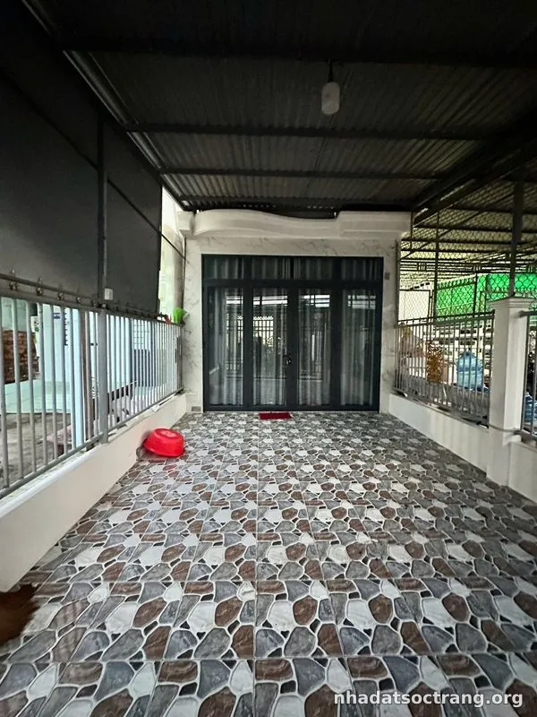 Nhà hẻm ô tô – 100m2 – sổ hồng riêng! phường sóc trăng